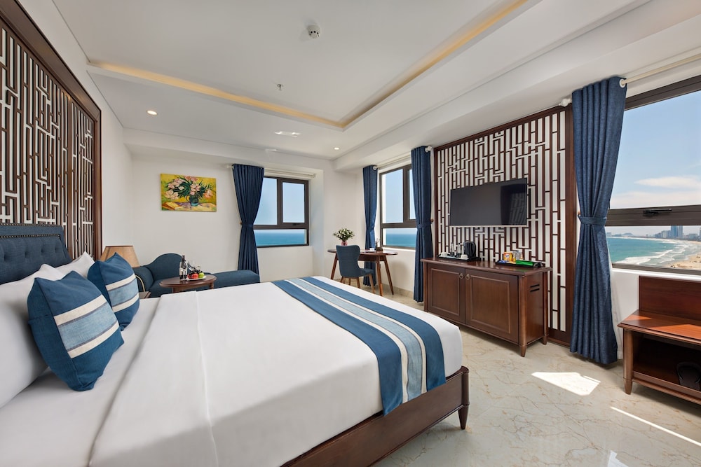 Deluxe Double Room, Bathtub, Ocean View photo 1