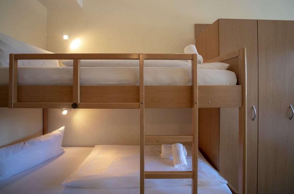 Quadruple Room - Photo 17