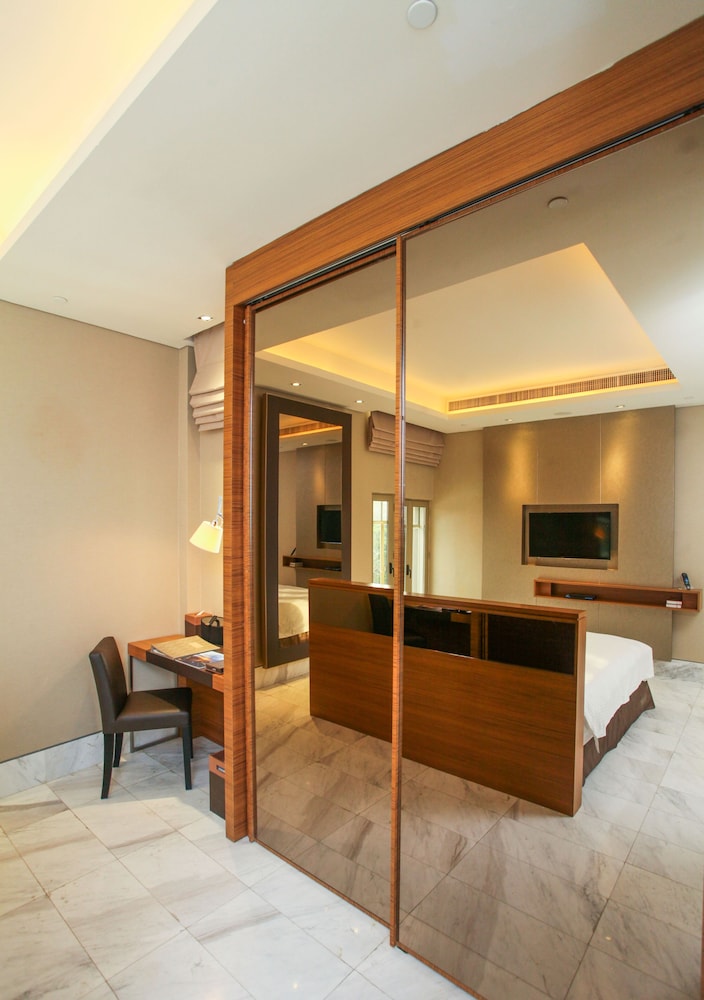Studio Suite photo 3