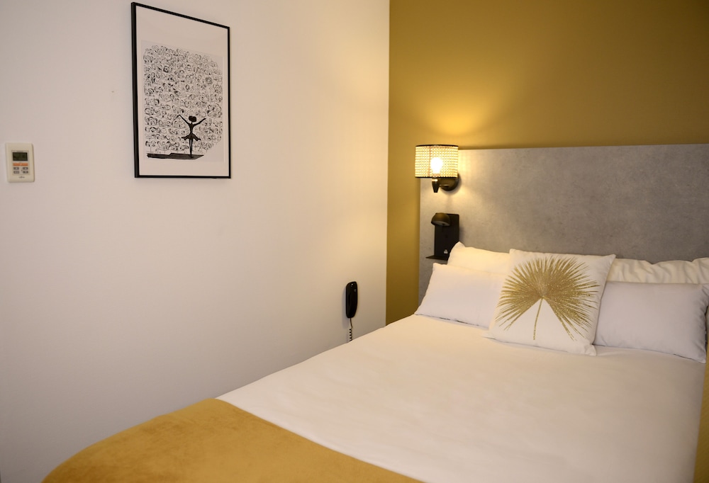 Single Room, Non Smoking photo 2