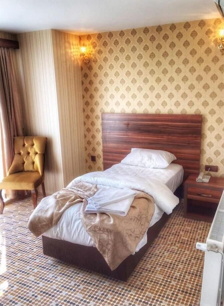 Deluxe Room, City View