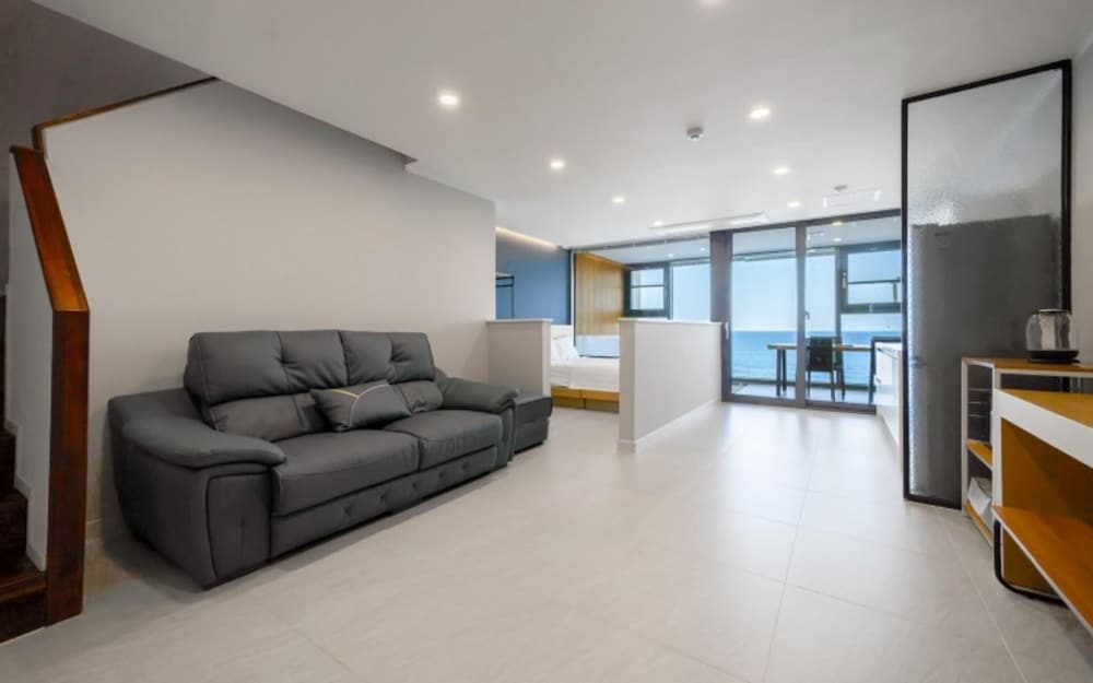 Room (Suite Ocean View (Rooms 301-304)) photo 2