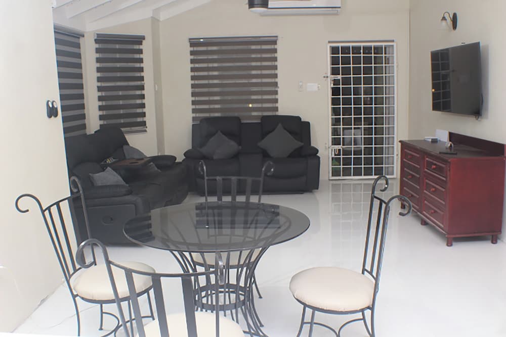 Suite 6 photo 3