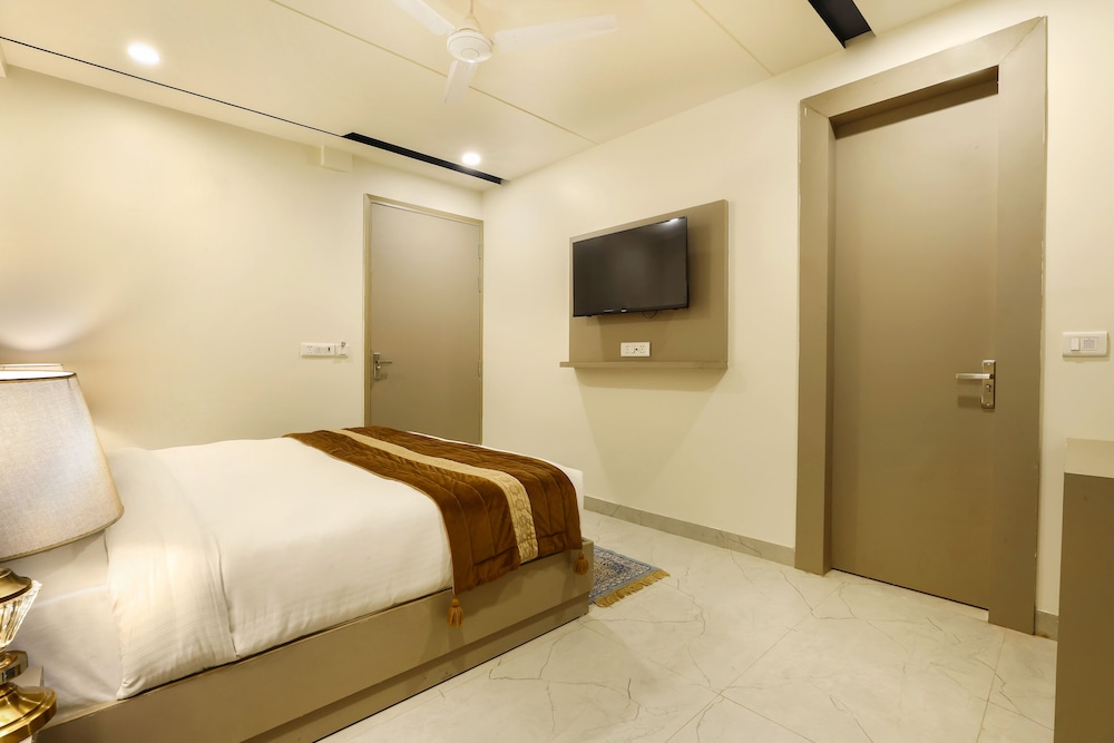 Deluxe Double Room - Photo 17