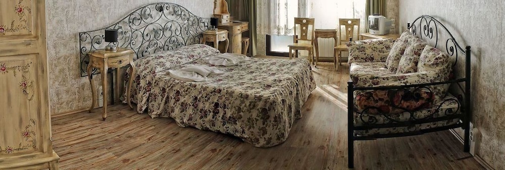 Deluxe Double Or Twin Room, Balcony, Mountain View photo 1