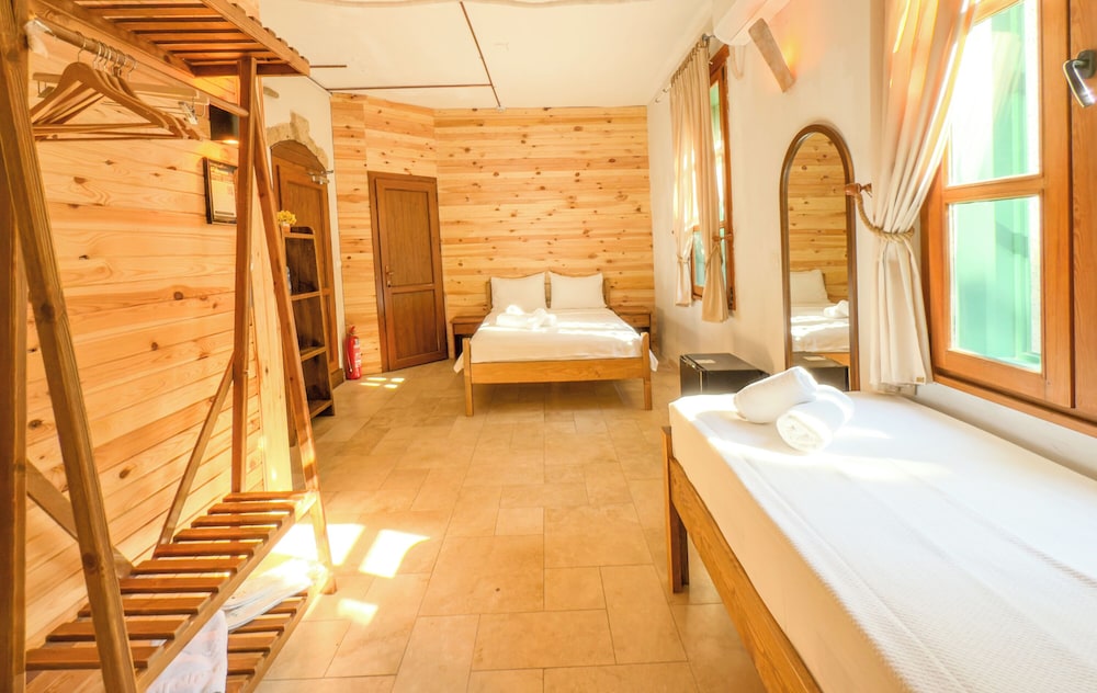 Comfort Suite photo 3