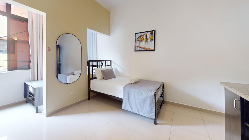 Grand Room, Multiple Beds photo 2