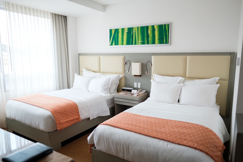 Room, 2 Double Beds photo 2