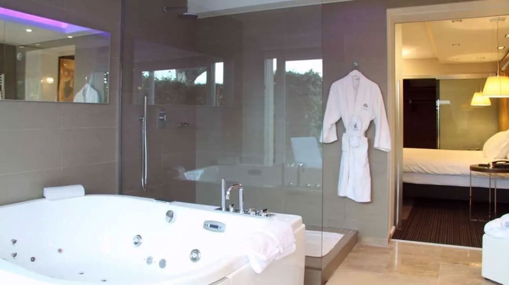 Suite avec Terrasse et Jacuzzi