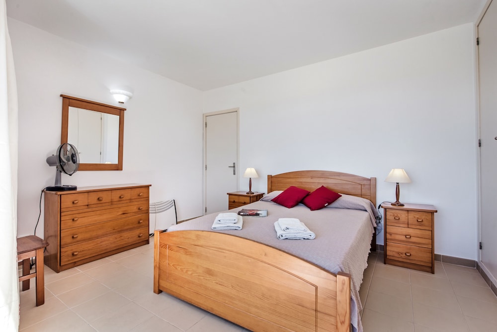 House, 2 Bedrooms, Balcony, Garden View