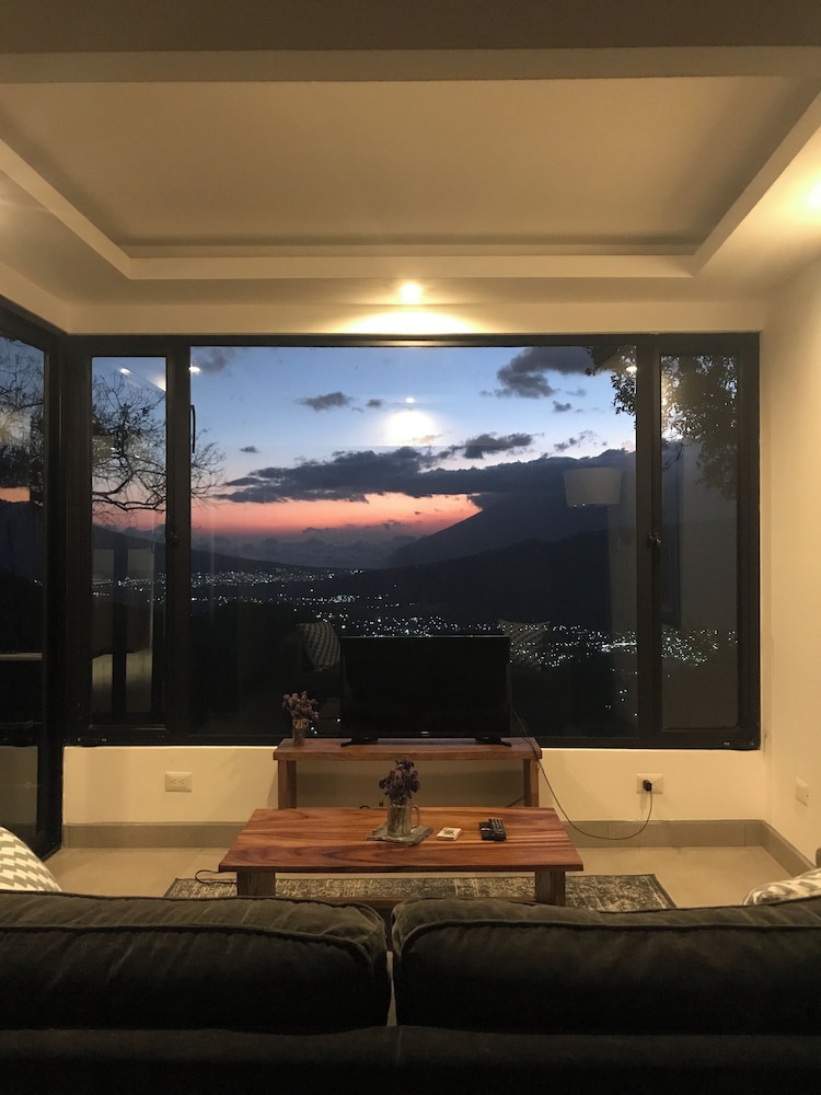 Superior Apartment, 1 Queen Bed, Balcony, Mountain View photo 3