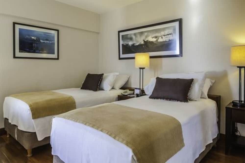 Room, 2 Twin Beds (Pool Access) photo 3