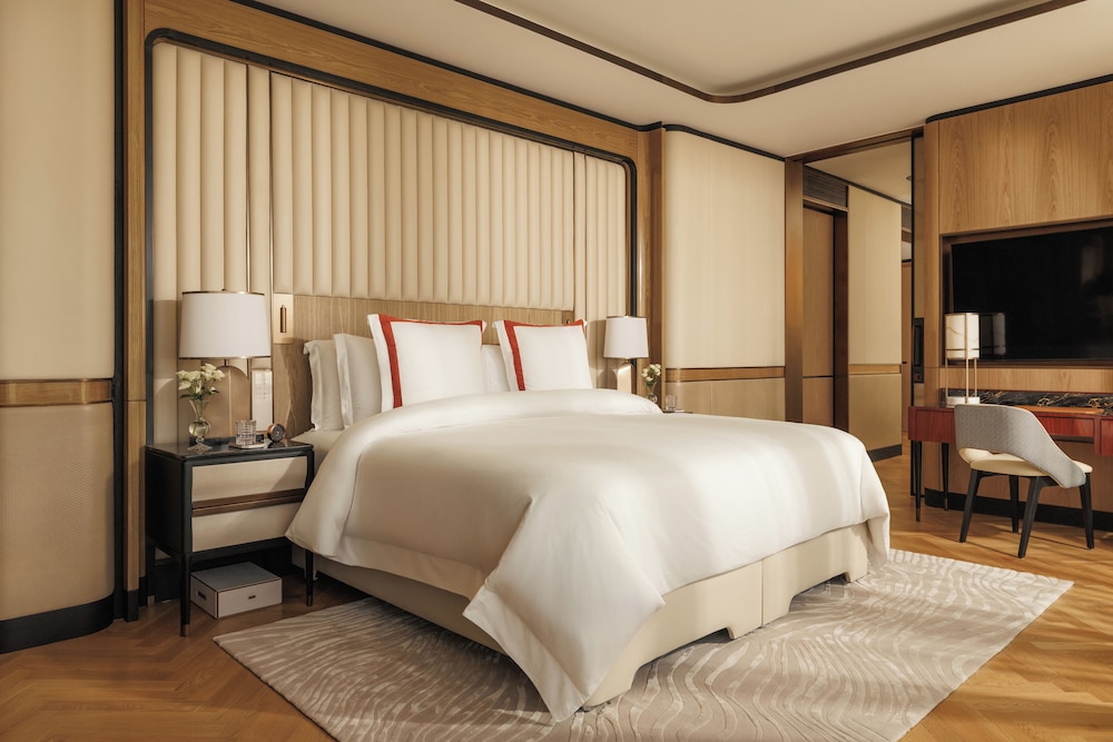 Promenade Deluxe Suite - Butler Service, Iliana Pool Club Access, Private Terrace on Promenade photo 3