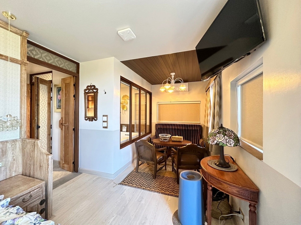 Executive Suite, Mountain View - Photo 2