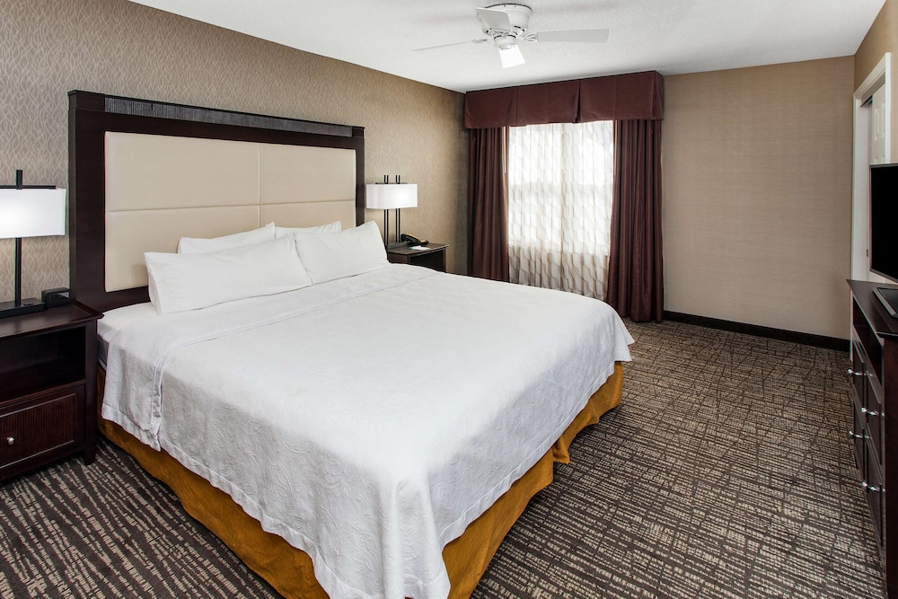 Suite, 1 Bedroom, Non Smoking (1 King Bed, 1 Sofa Bed) - Photo 2