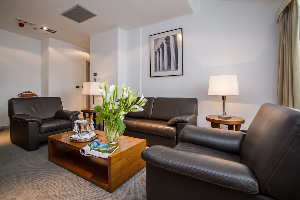 Luxury Suite
