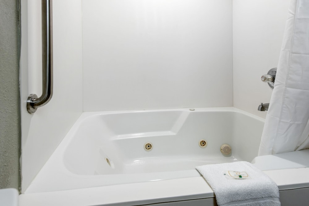 Suite, 1 King Bed with Sofa bed, Non Smoking - Photo 5