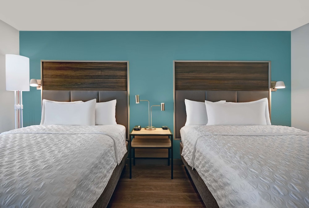 Room, 2 Queen Beds, Accessible (Hearing) - Photo 1