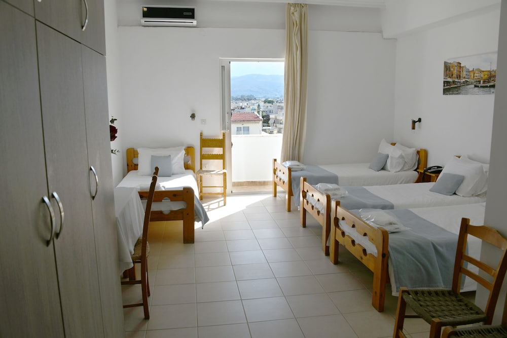 Basic Quadruple Room (Economy)