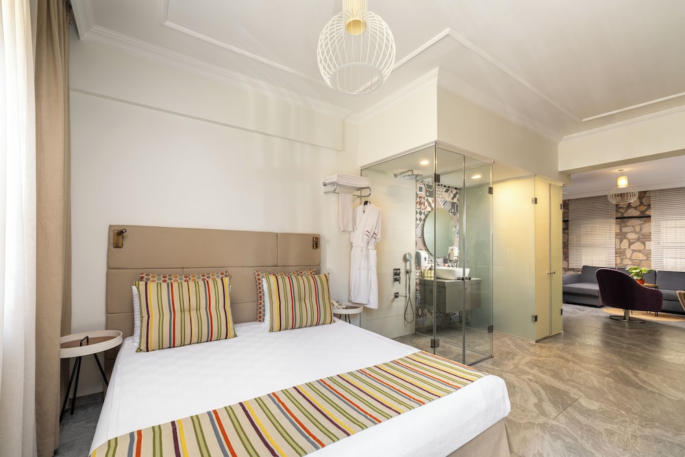Fiore Anex Deluxe Room - Photo 2