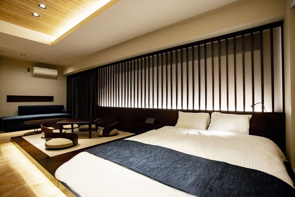 Japanese Modern - Photo 1