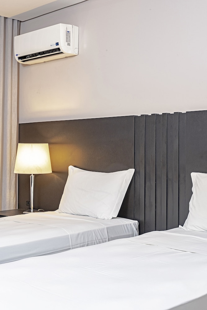 Deluxe Twin Room - Photo 2