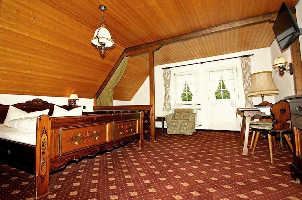 Superior Double Room, Balcony (Schwarzwaldstüble) photo 3