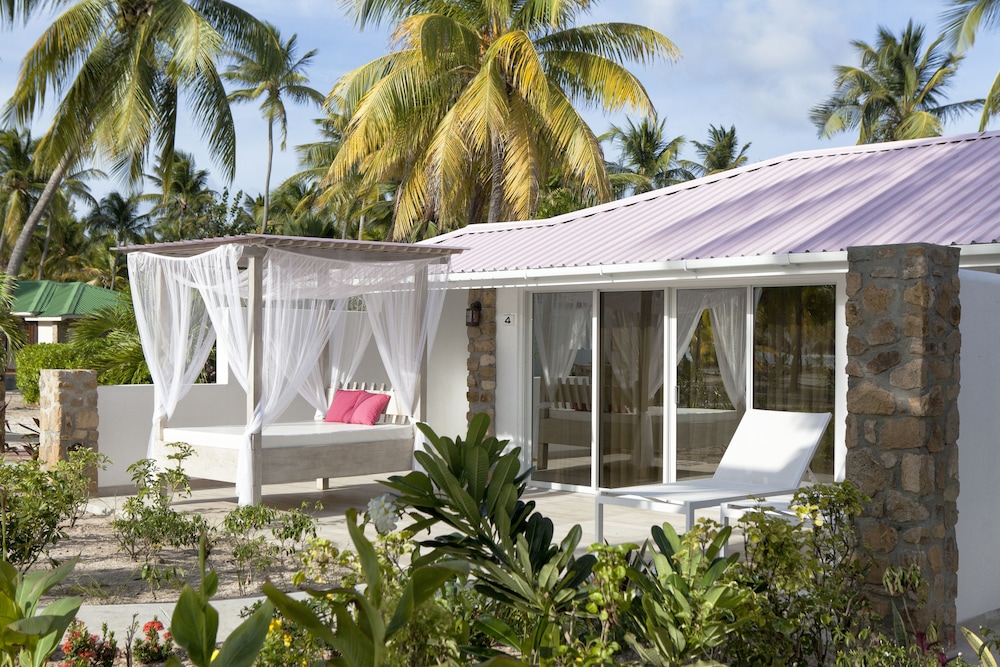 Superior Beachfront photo 2