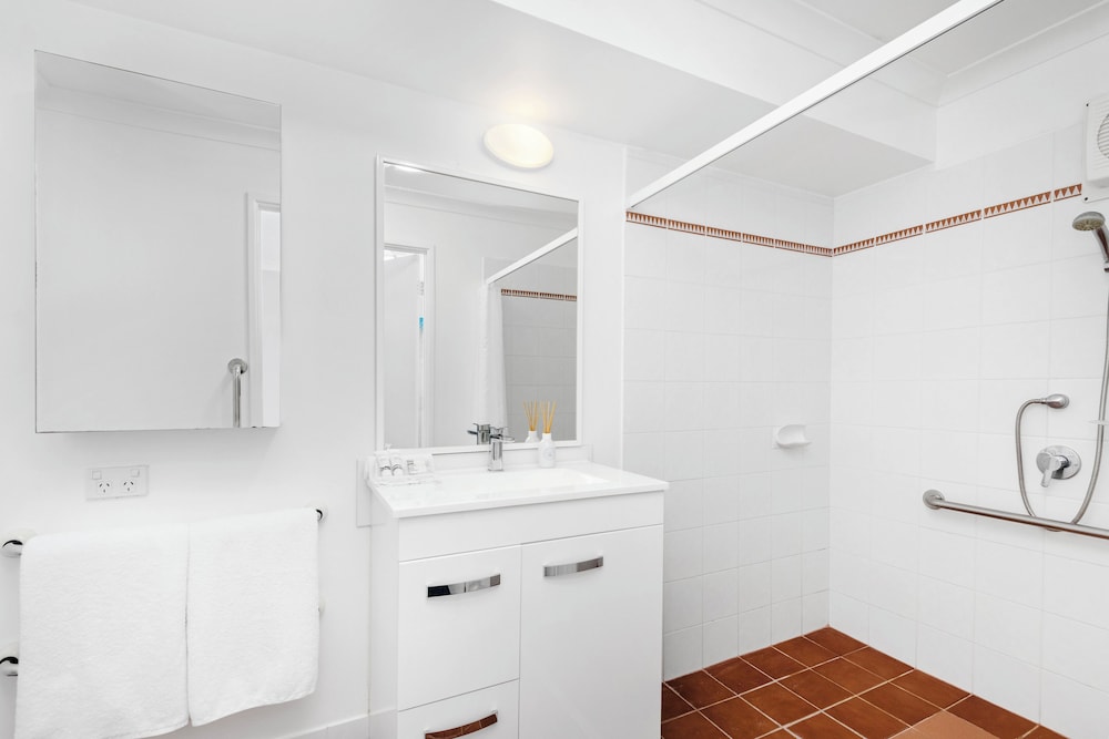 2 Bedroom Ground Floor Accessible Apartment photo 2