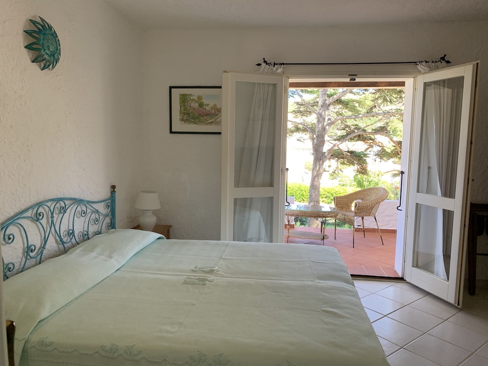 Classic Studio, 1 Bedroom, Kitchen, Garden View photo 3