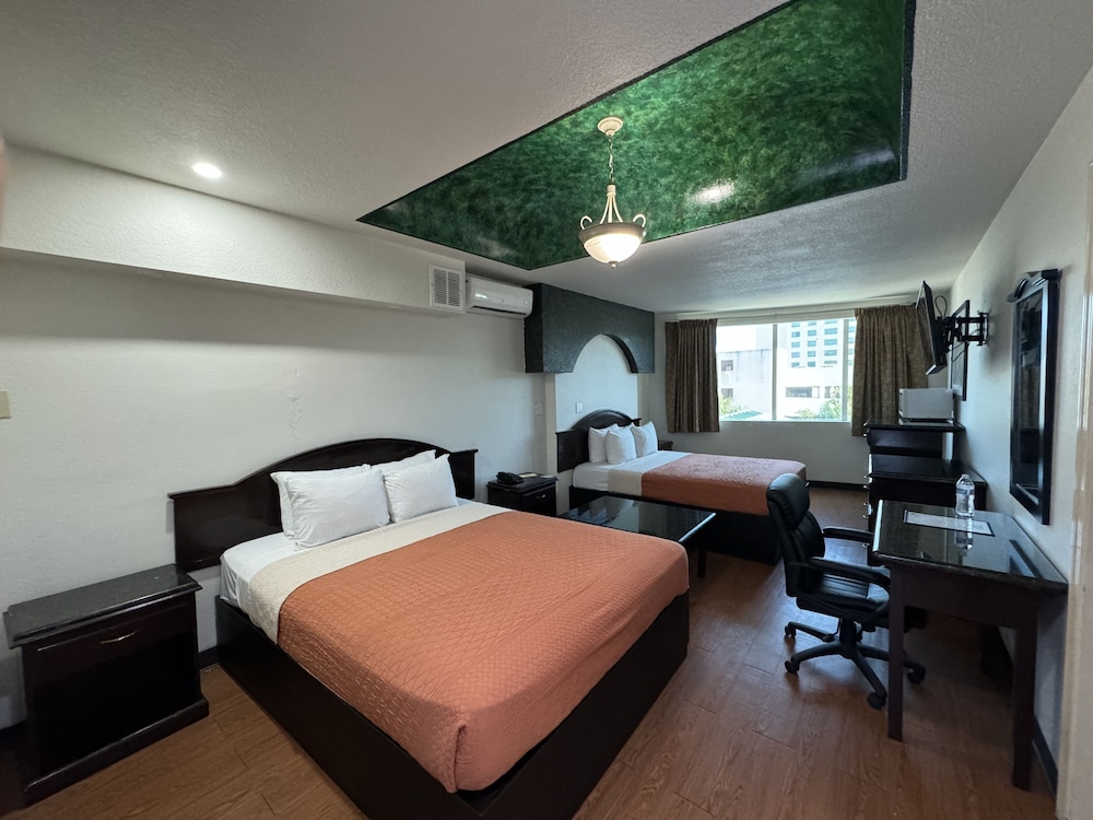 Suite, 2 Queen Beds
