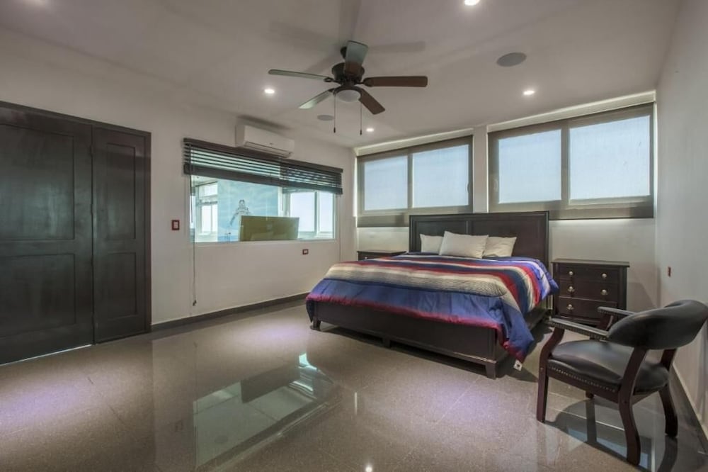 Luxury Studio Suite, 2 Bedrooms, Non Smoking