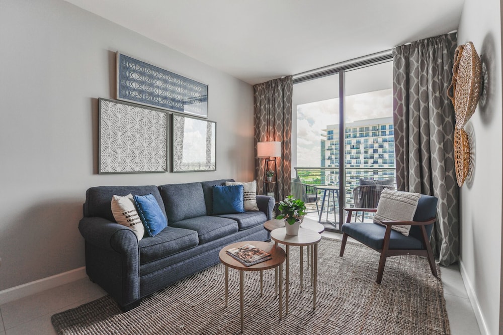 Condo, Balcony, City View photo 1
