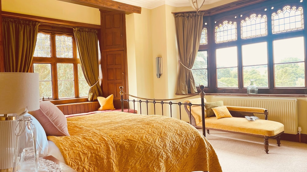 Superior Suite, 1 King Bed, Ensuite, Valley View (Warrender (+dressing room)) photo 1