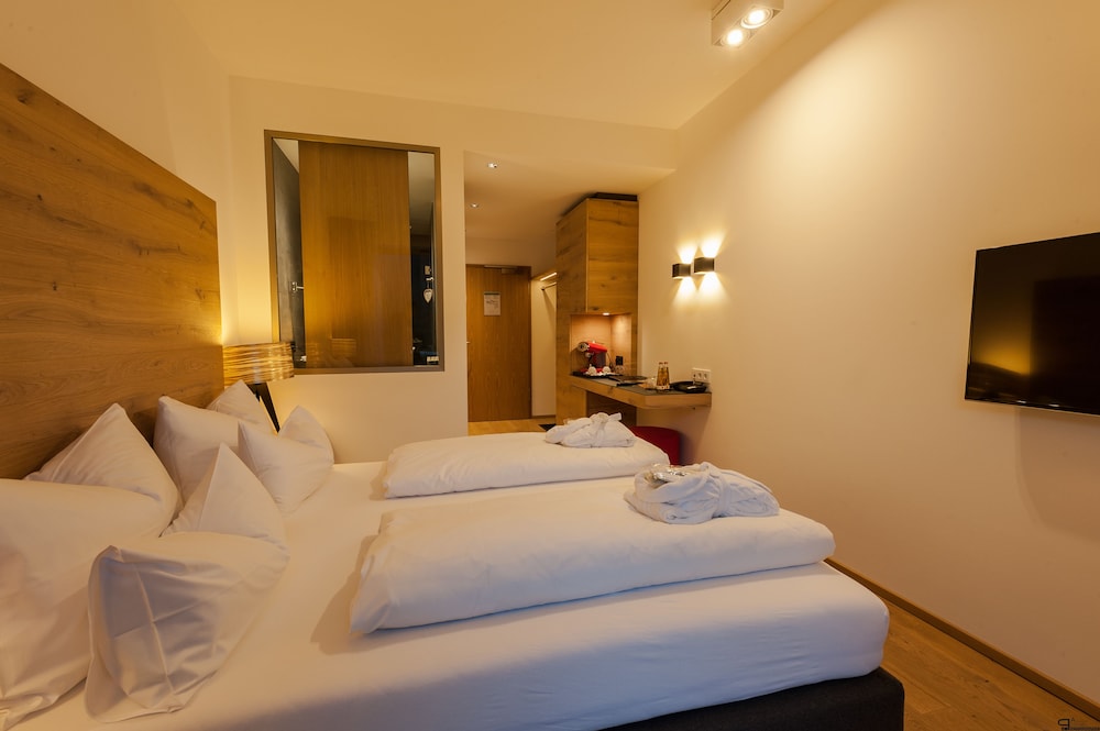 Basic Double Room, Balcony