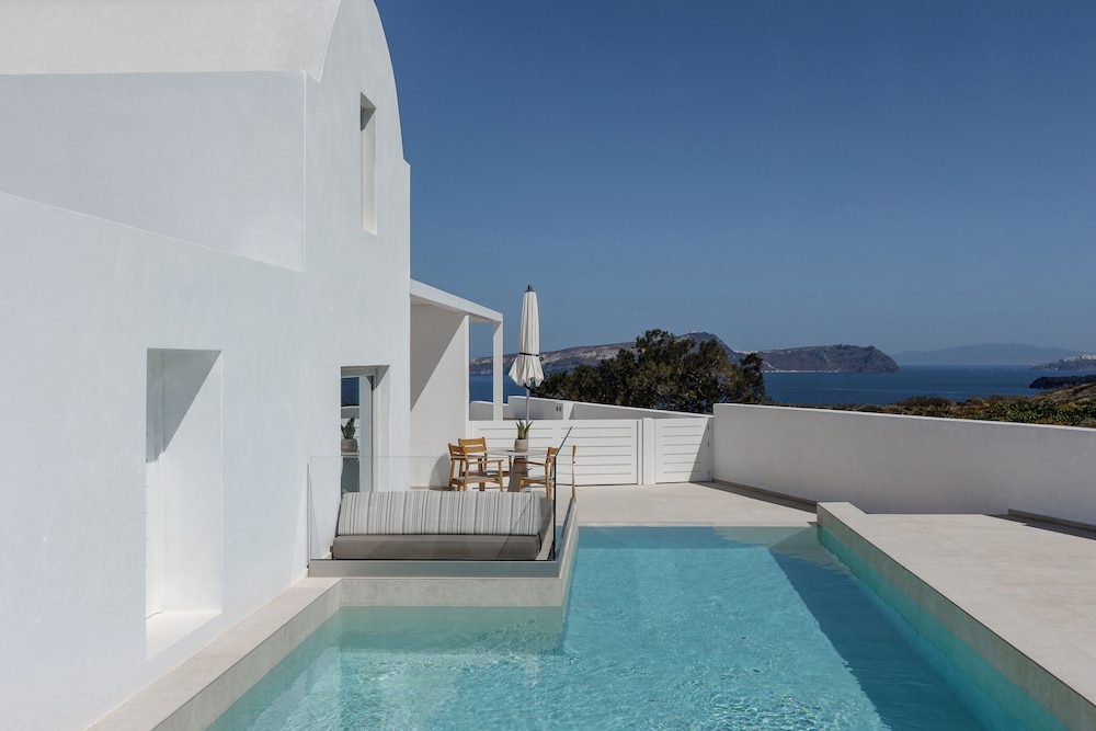Junior Suite with Private Pool & Heated Outdoor Jetted Tub - Photo 24