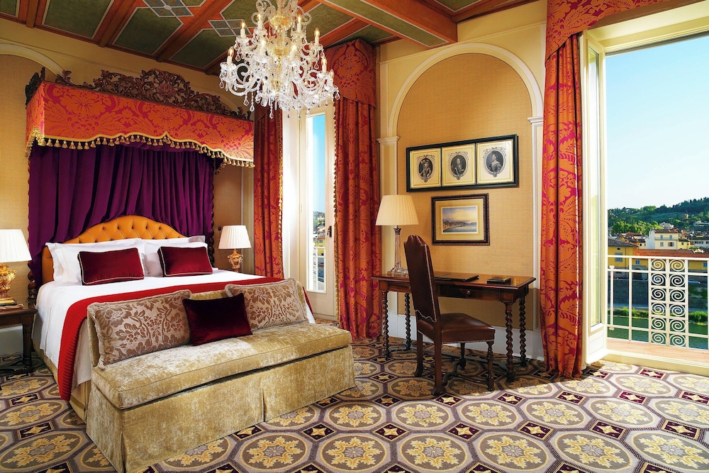 Deluxe King Room with One King Bed (Non Smoking) - Photo 1