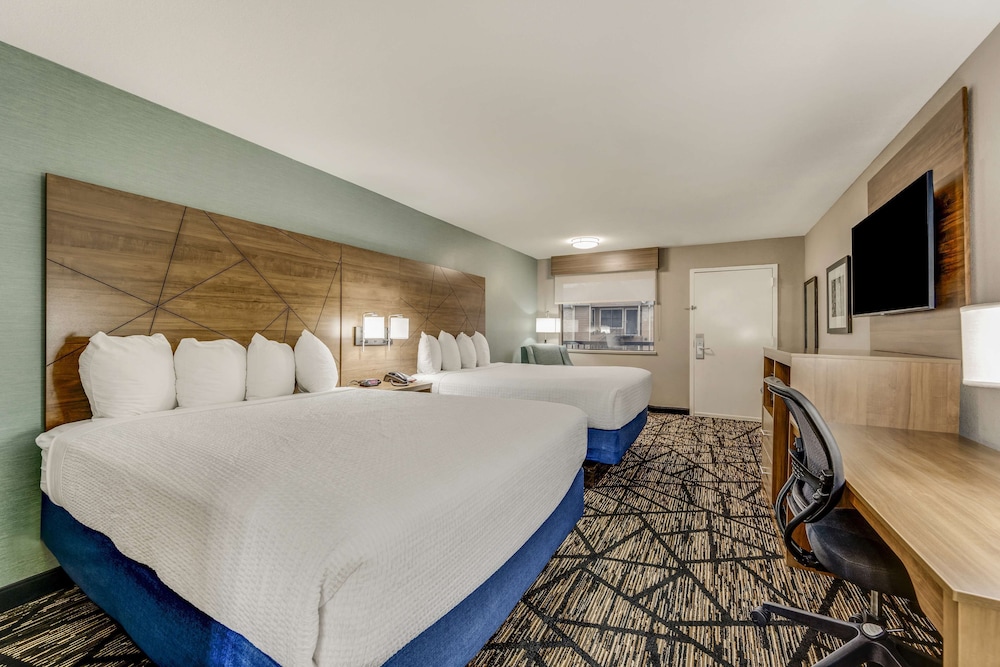 Standard Room, 2 Queen Beds, Non Smoking photo 1