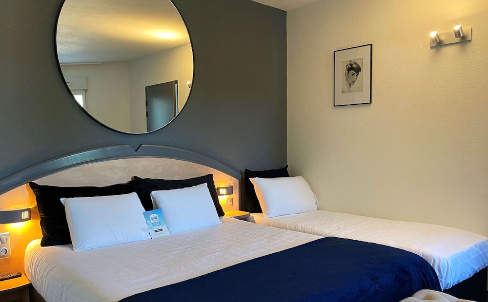 Standard Room, Multiple Beds - Photo 2