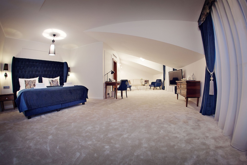 Exclusive Suite, Multiple Beds - Photo 1