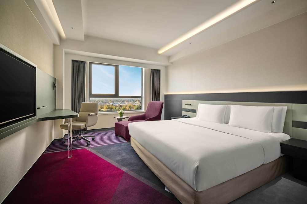 Standard Room, 1 King Bed (High Floor)