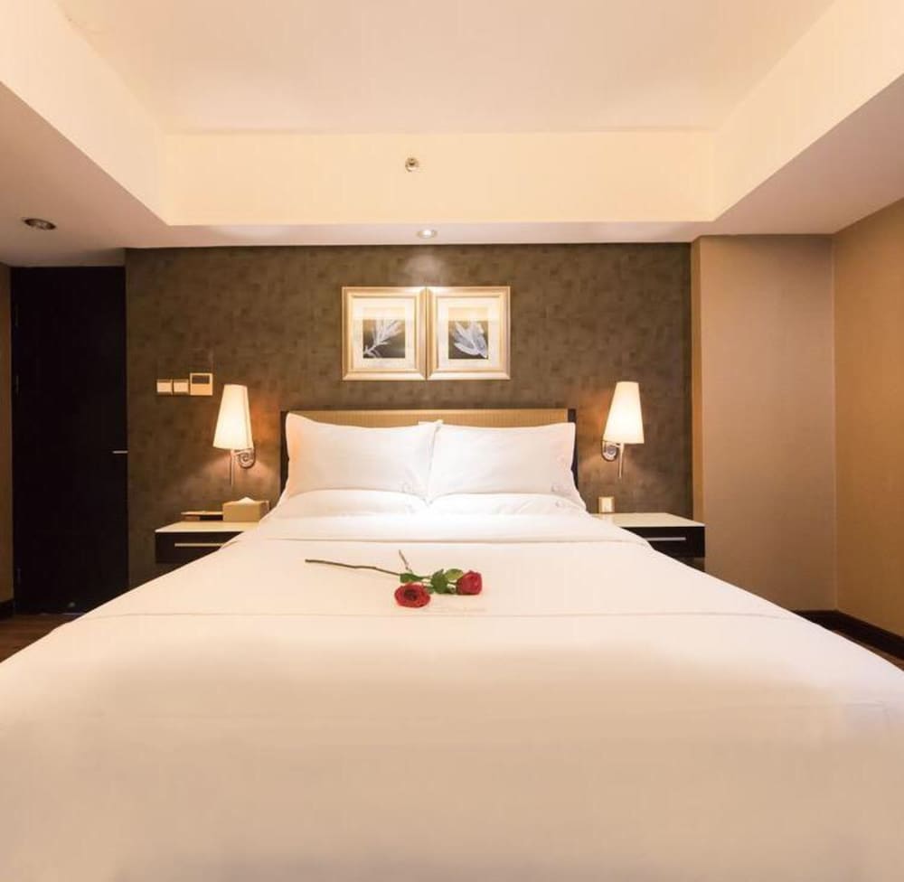 Two-Bedroom Suite With Air Cleaner