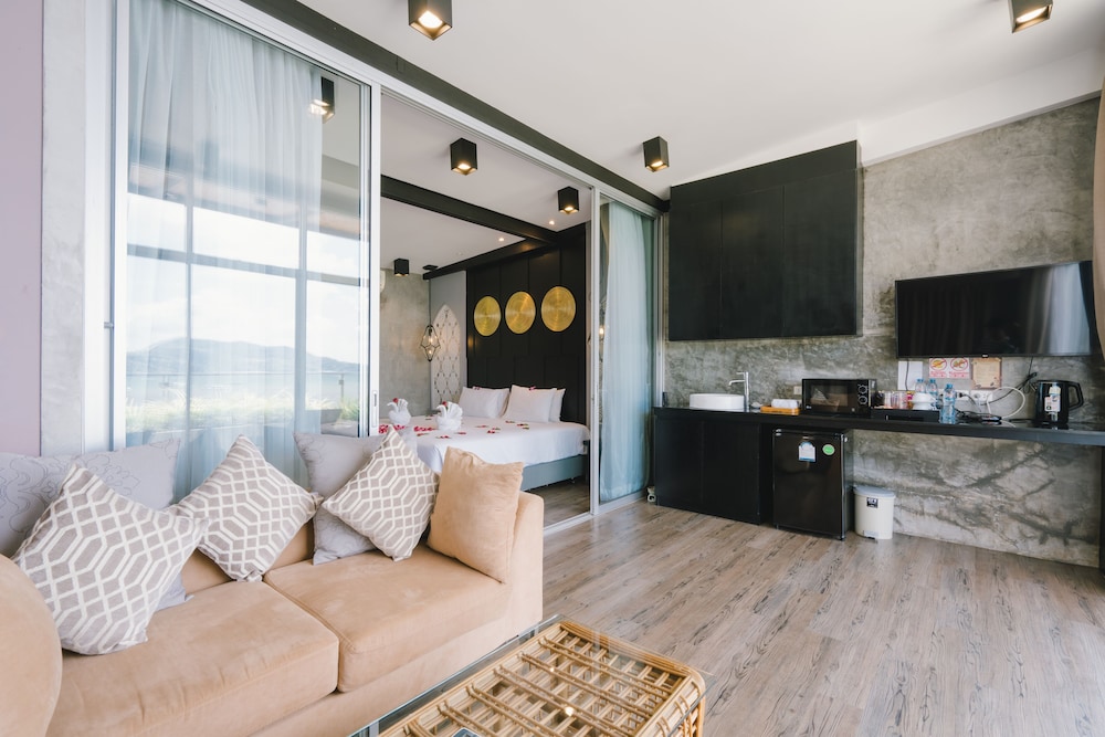 One-Bedroom Apartment with Sea View - Roof Top photo 3