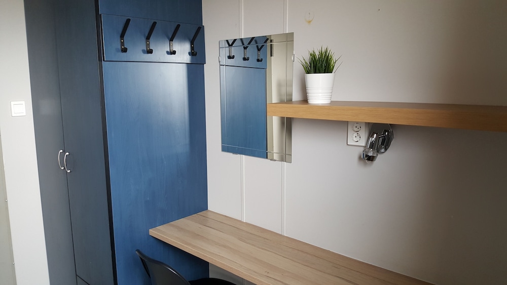 Twin Room, 1 Bedroom, Accessible, Shared Bathroom photo 2