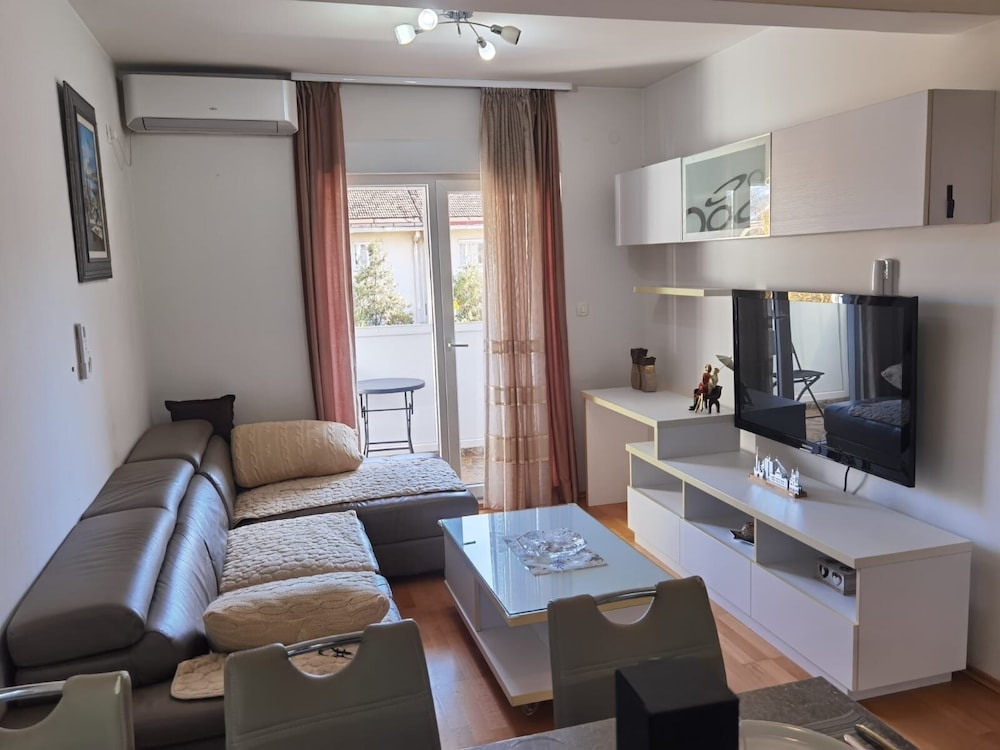 Comfort Apartment, Courtyard View