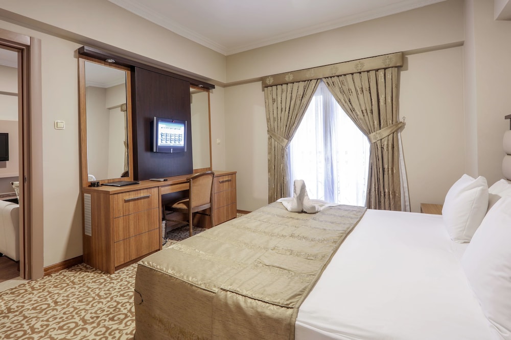 Deluxe Suite, Kitchen photo 2
