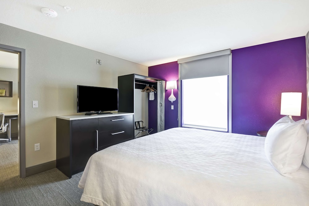 Suite, 1 Bedroom, 1 King Bed, Non Smoking photo 3