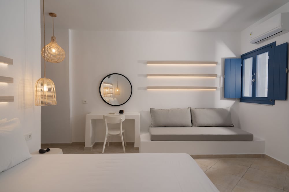 Superior Double Room By The Pool