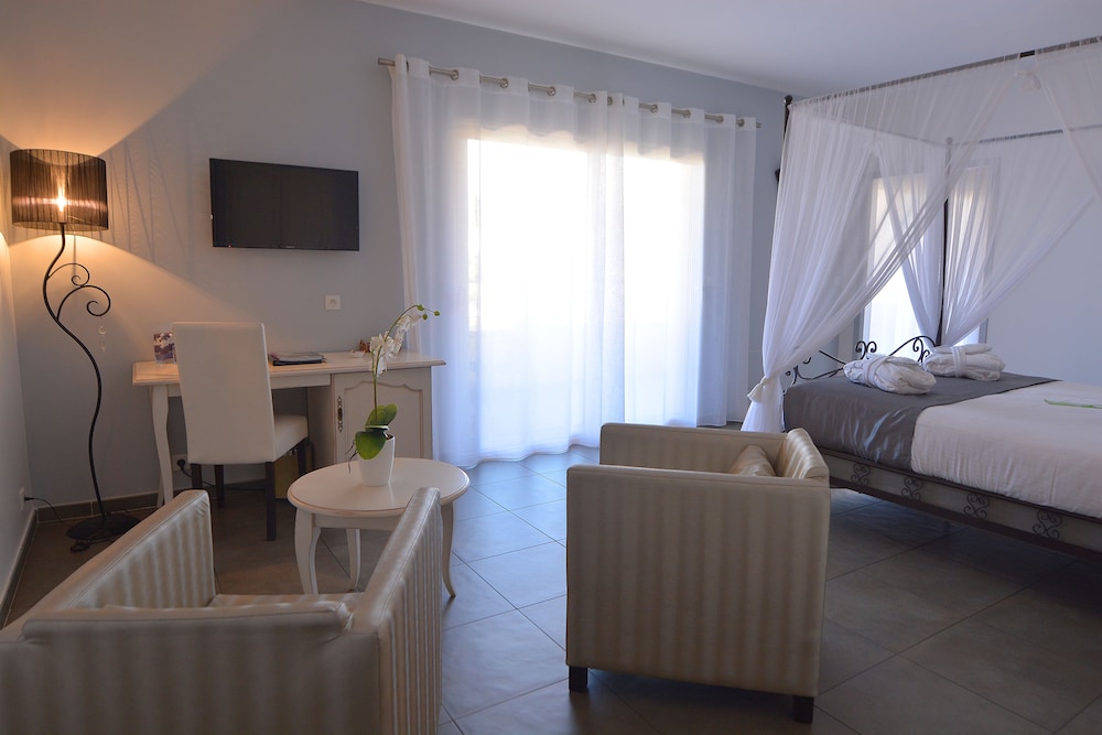 Signature Suite (Madonetta) - Photo 3