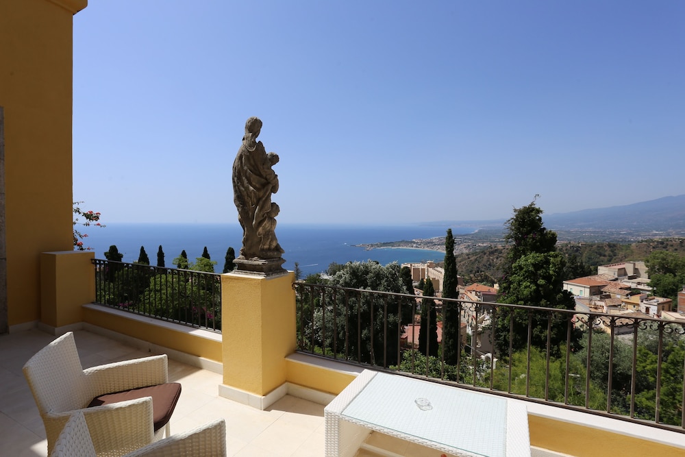 Panoramic Suite, Terrace, Sea Facing (Greta Garbo)